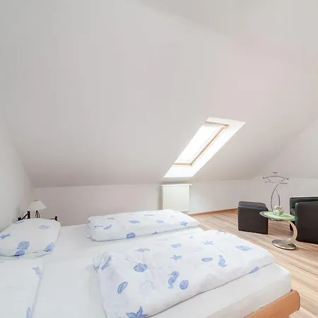 Utholmer-strasse-1-ferienwohnung-nr-10 *